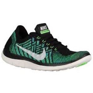 Nike 4.0 free run black/green size 7.5 NWOT